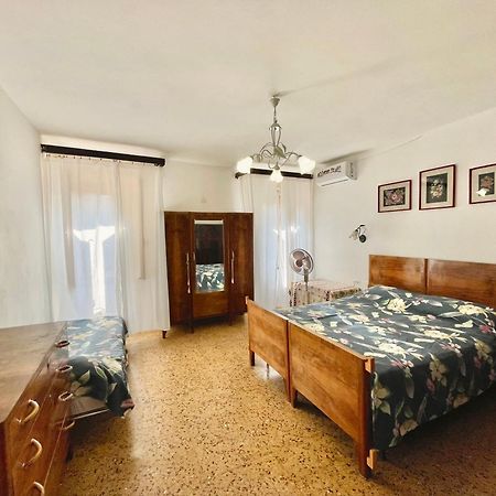 L'Encanto De Luna -Una Casa Autentica Comacchiese Comacchio Eksteriør billede