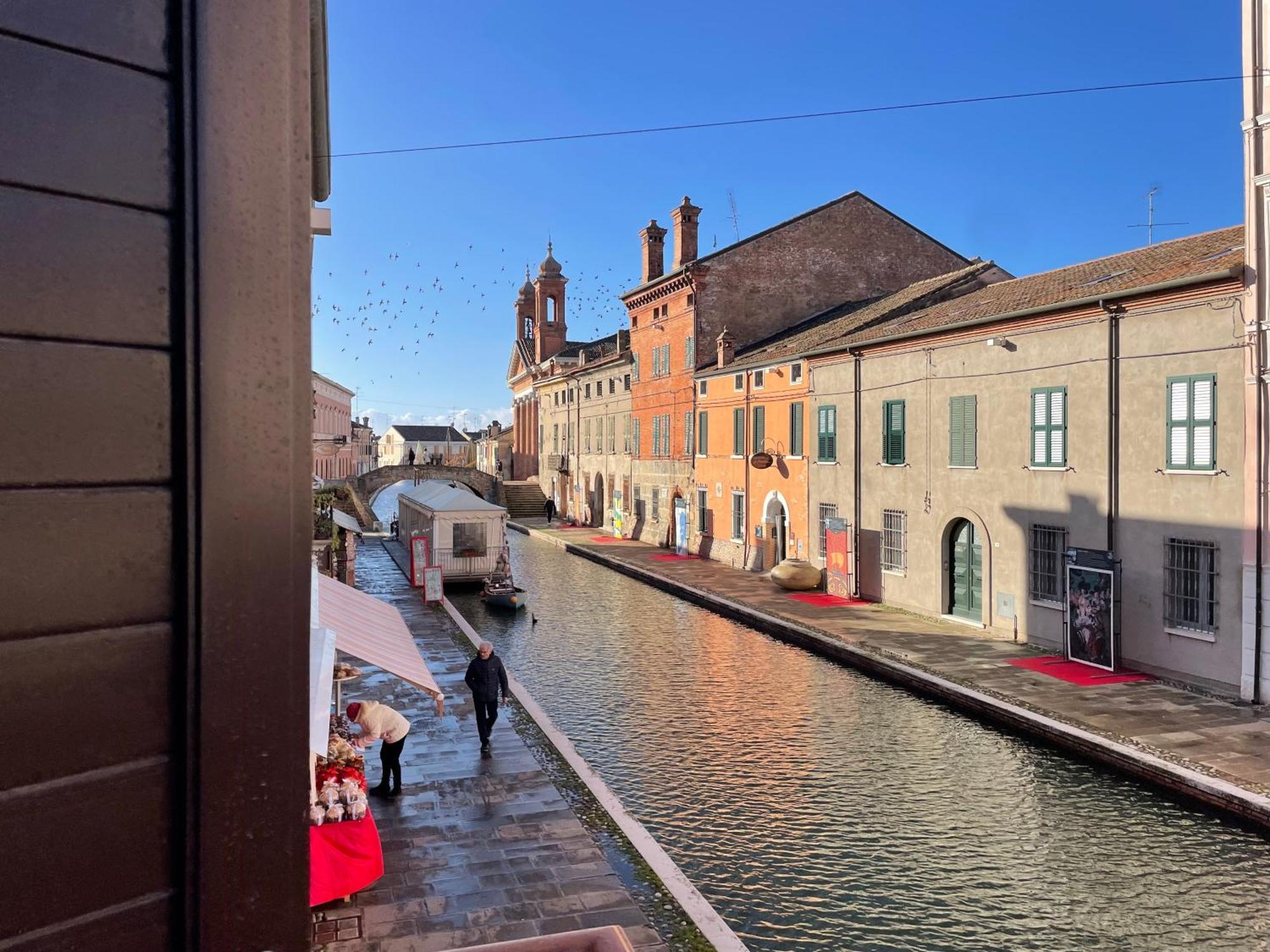 L'Encanto De Luna -Una Casa Autentica Comacchiese Comacchio Eksteriør billede